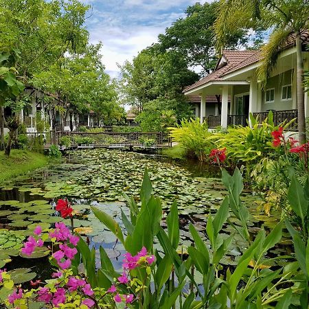 Le Charme Sukhothai Historical Park Bagian luar foto