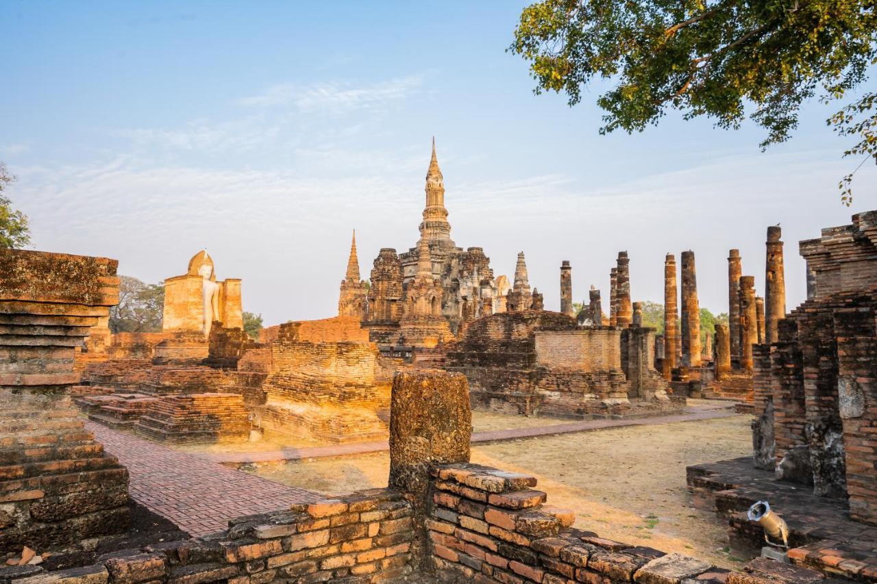 Le Charme Sukhothai Historical Park Bagian luar foto